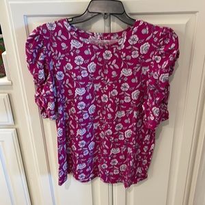 Beautiful pink floral top from The Loft!